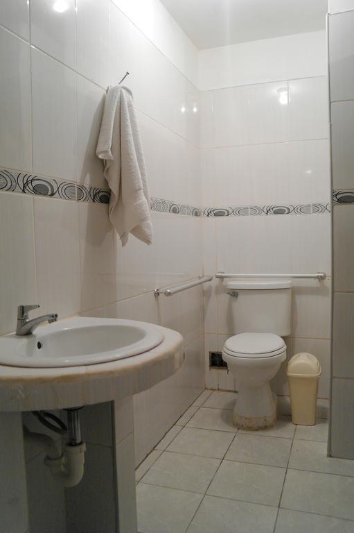 לימה Hostal Iquique מראה חיצוני תמונה